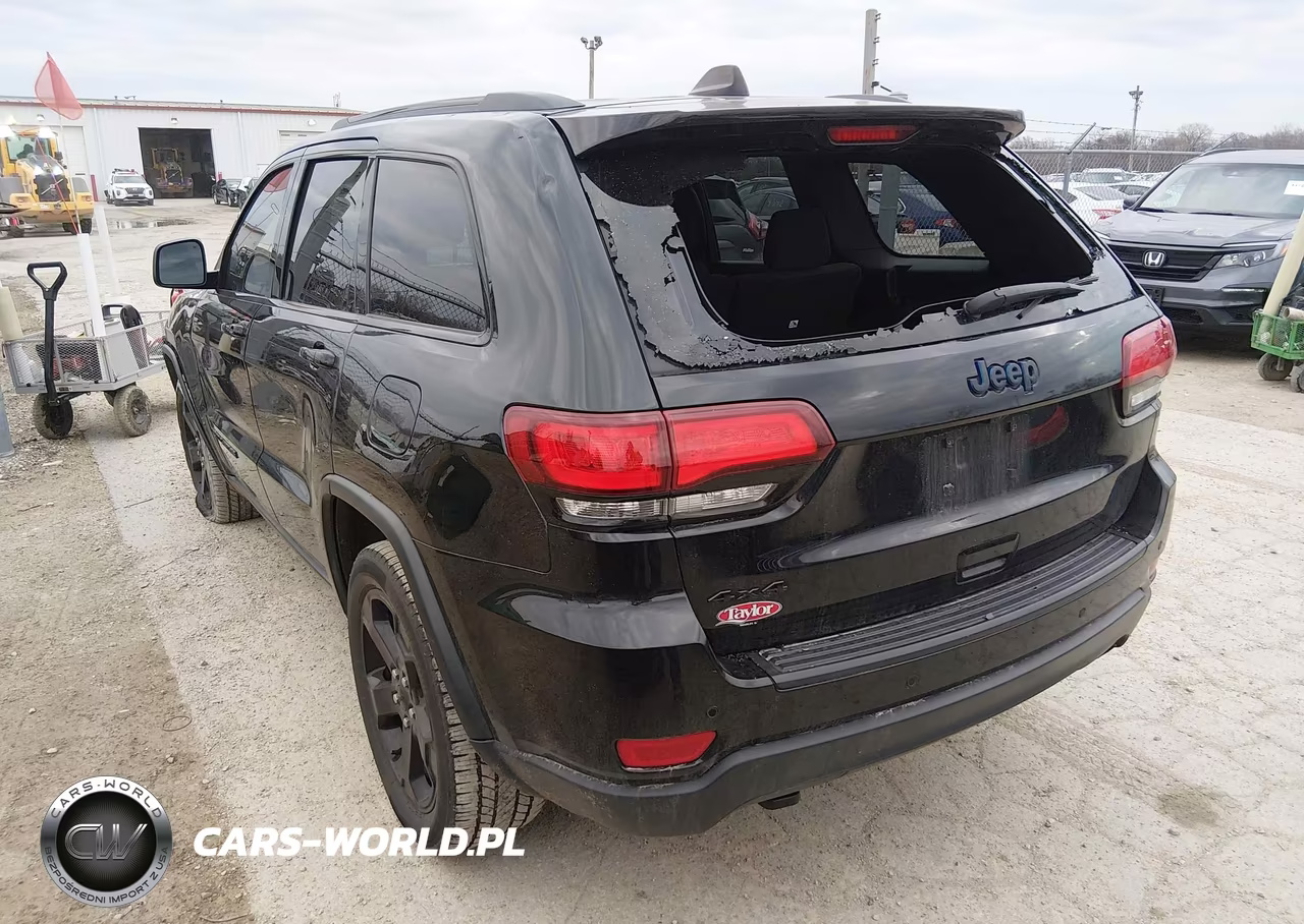 2019 Jeep Grand Cherokee Upland 4X4 VIN:1C4RJFAG7KC624074 - 3