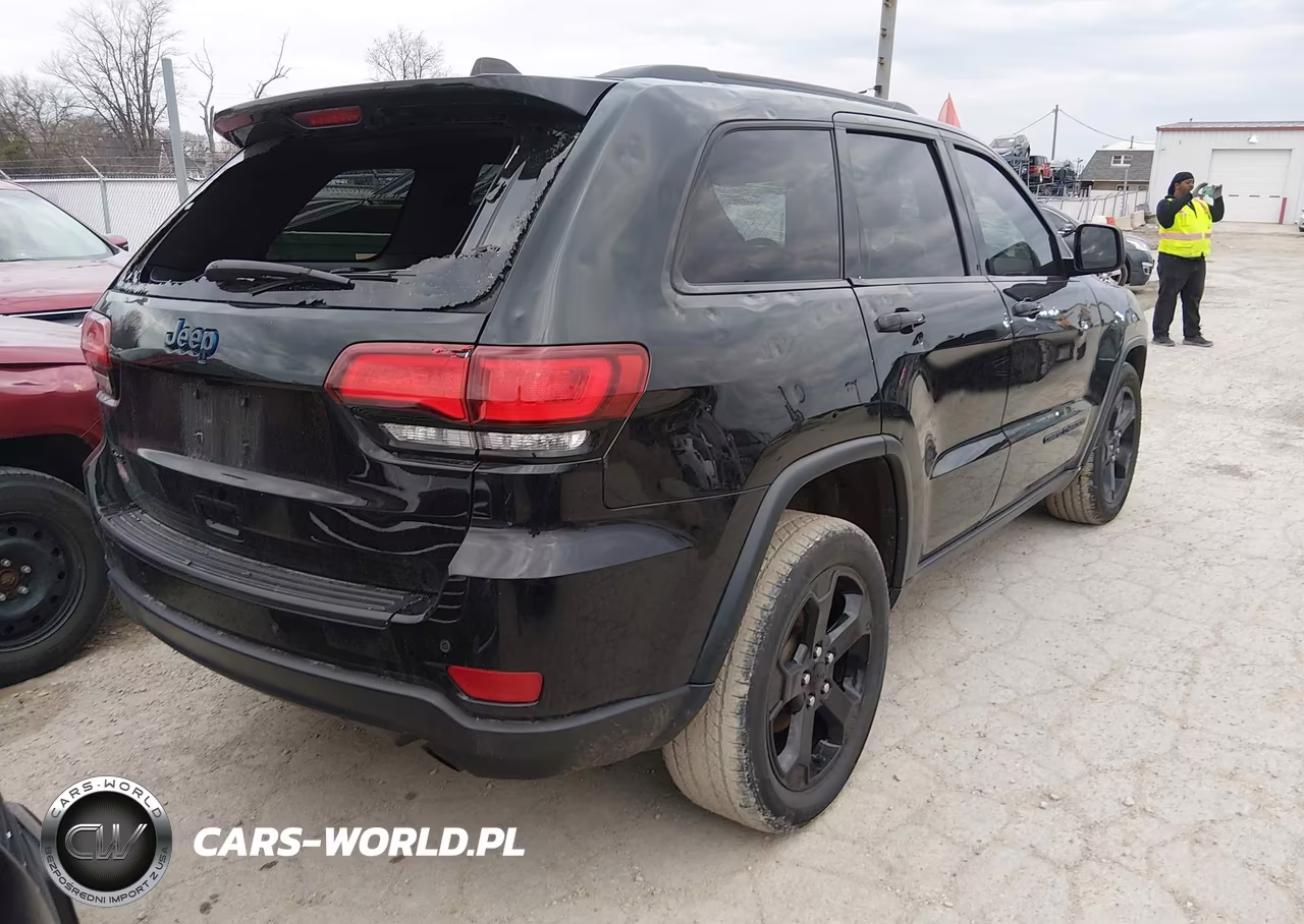 2019 Jeep Grand Cherokee Upland 4X4 VIN:1C4RJFAG7KC624074 - 4