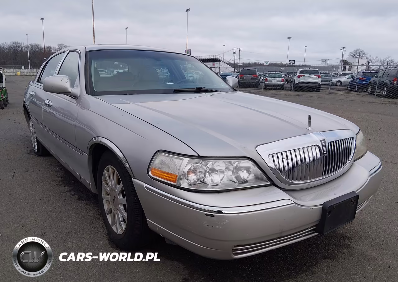 2006 Lincoln Town Car Designer Series