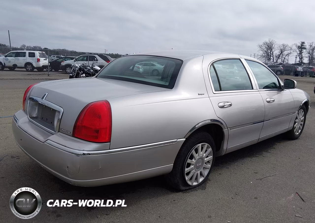 2006 Lincoln Town Car Designer Series VIN:1LNHM83W96Y609471 - 6