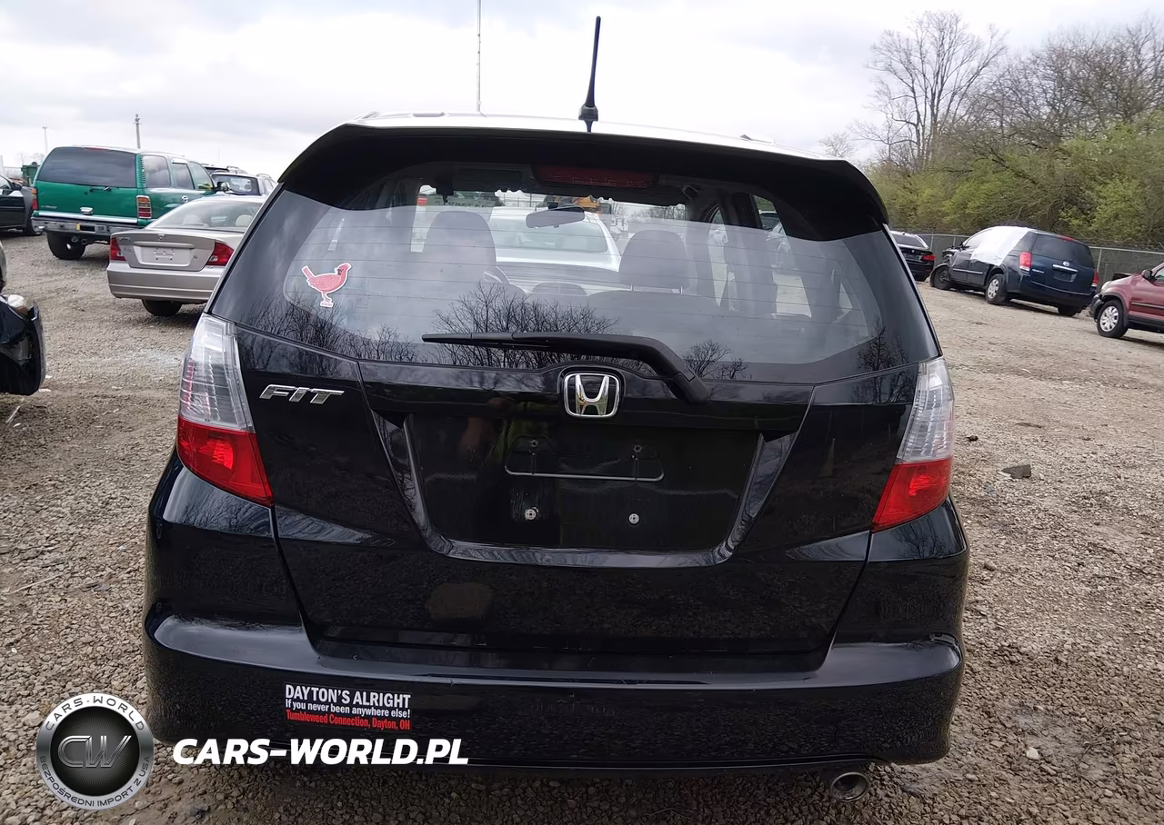 2013 Honda Fit Sport VIN:JHMGE8G50DC052876 - 17