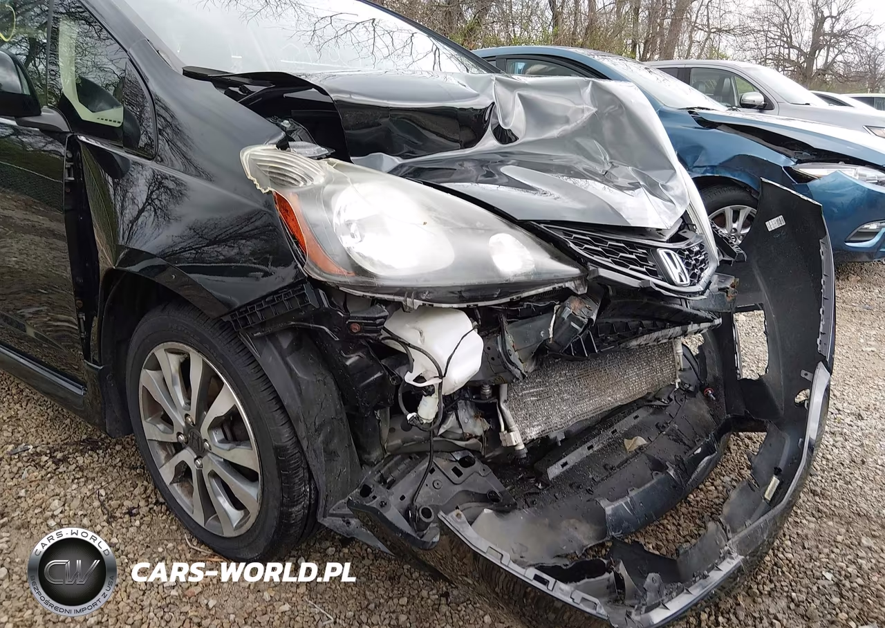 2013 Honda Fit Sport VIN:JHMGE8G50DC052876 - 6