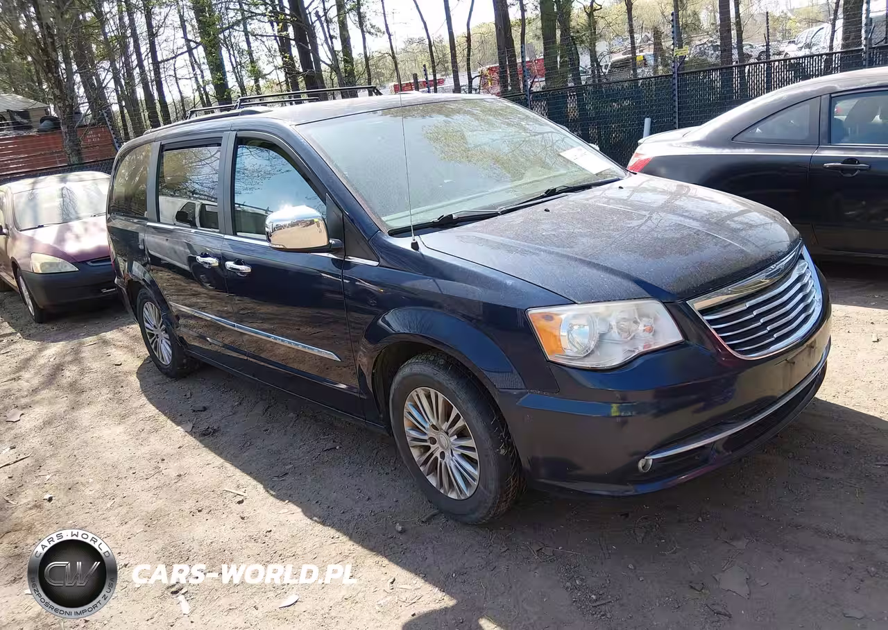 2013 Chrysler Town & Country Touring-L
