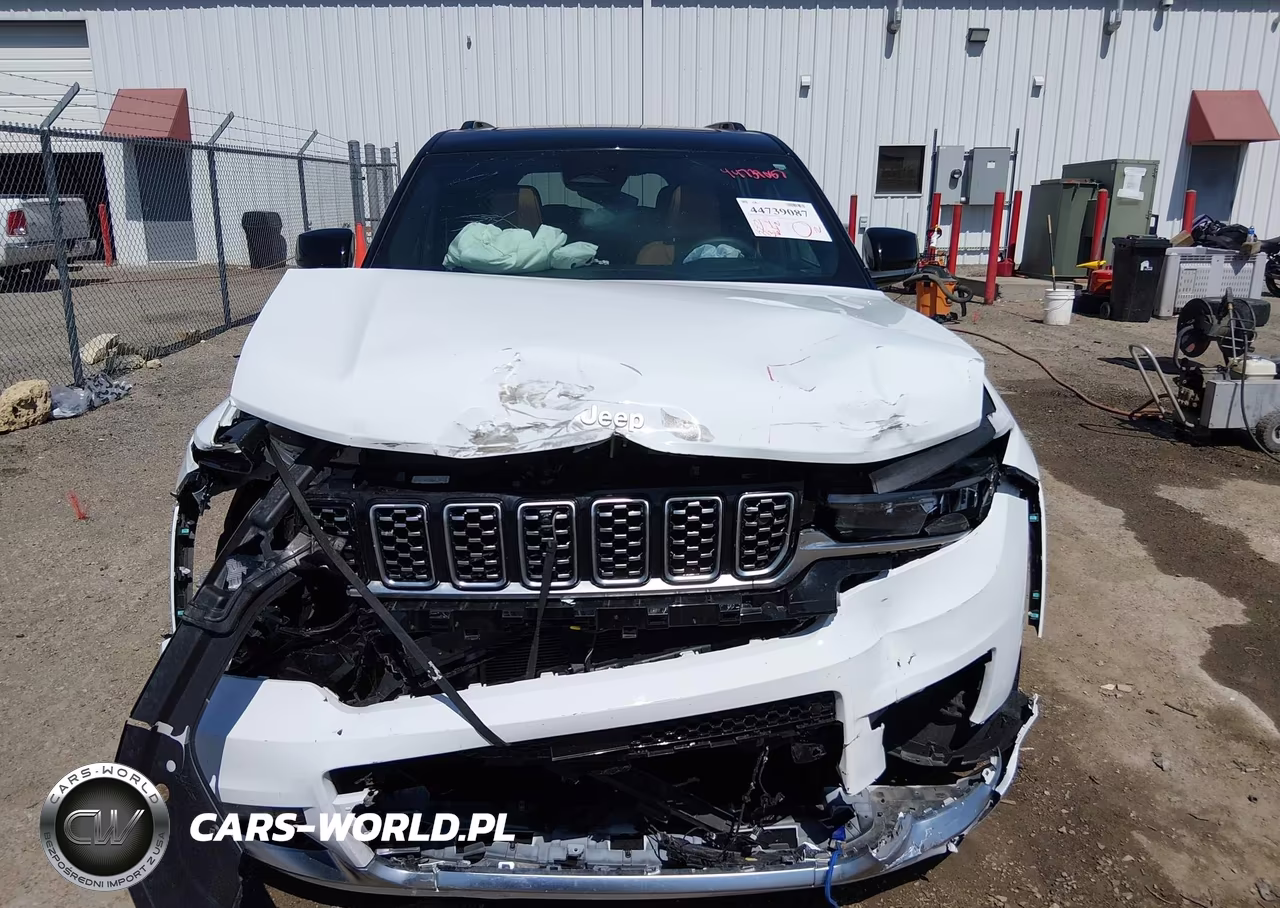 2025 Jeep Grand Cherokee L Summit Reserve 4X4 VIN:1C4RJKEG0S8667662 - 12