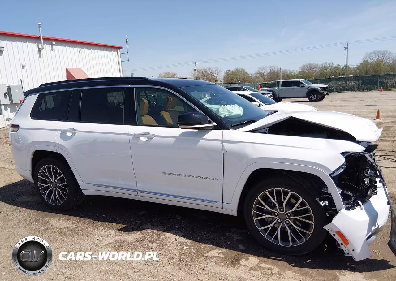 2025 Jeep Grand Cherokee L Summit Reserve 4X4 VIN:1C4RJKEG0S8667662 - 13