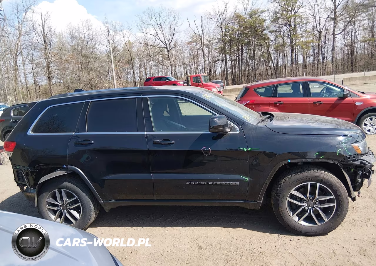 2019 Jeep Grand Cherokee Laredo E 4X4 VIN:1C4RJFAGXKC564971 - 14