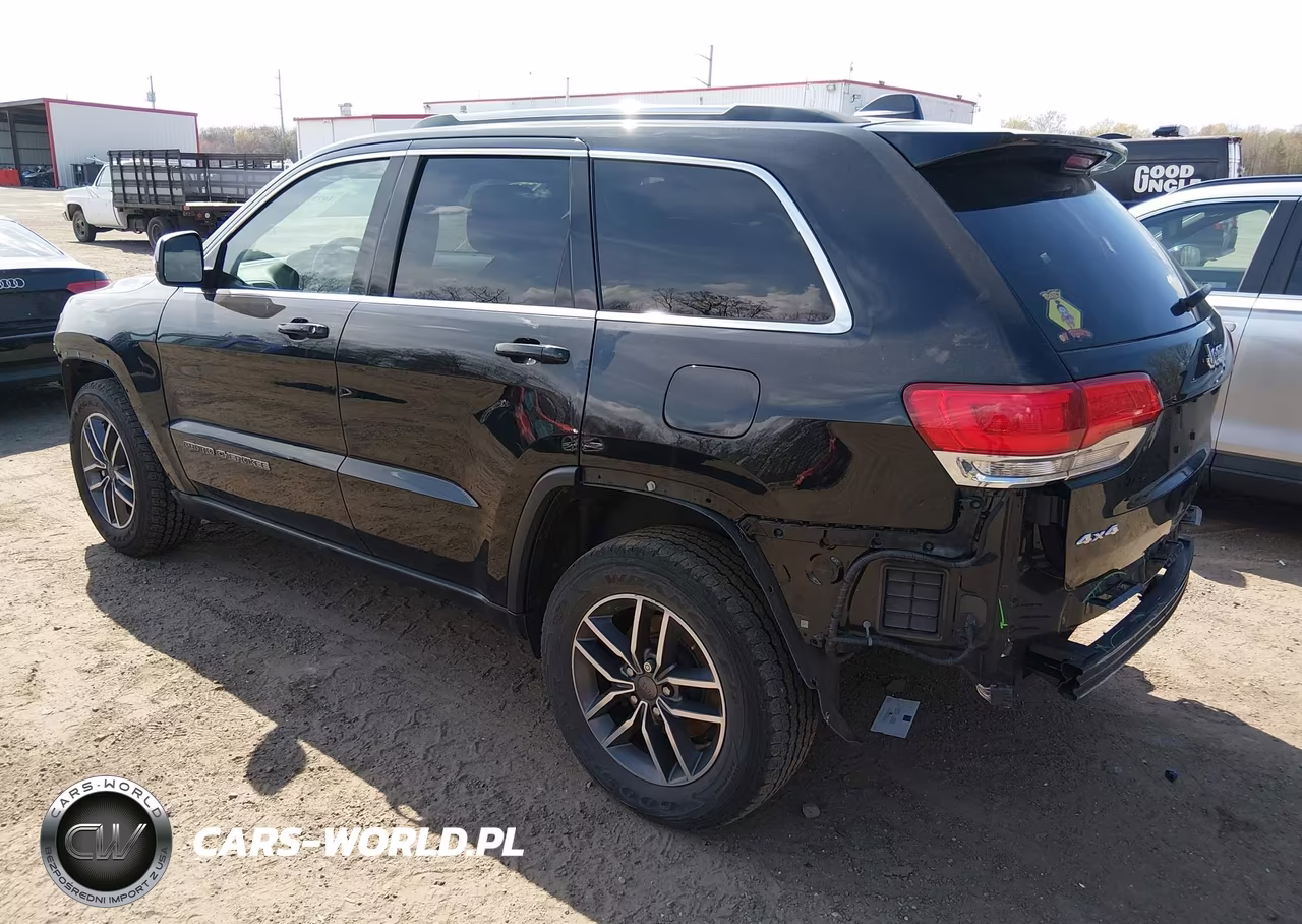 2019 Jeep Grand Cherokee Laredo E 4X4 VIN:1C4RJFAGXKC564971 - 3