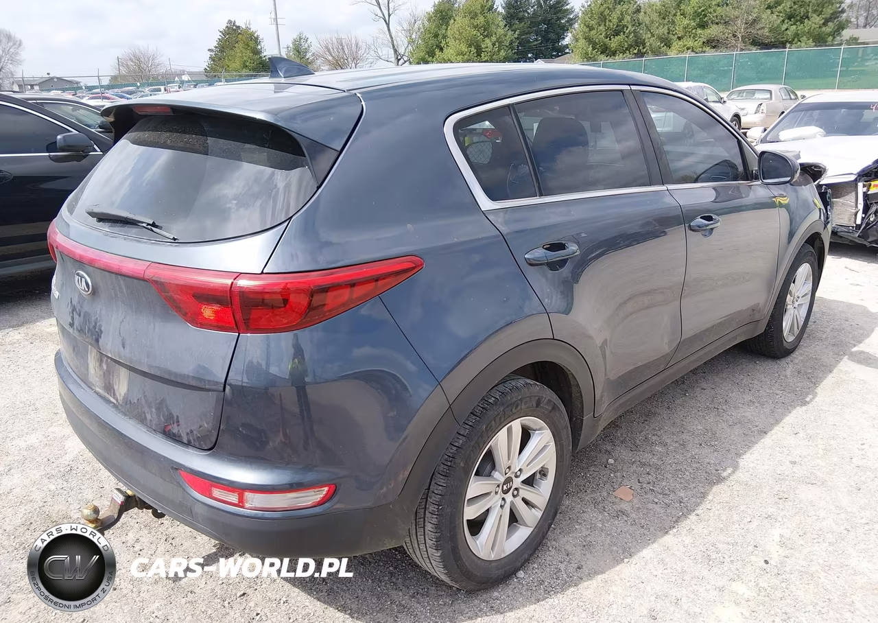 2018 Kia Sportage Lx VIN:KNDPM3AC3J7479892 - 4