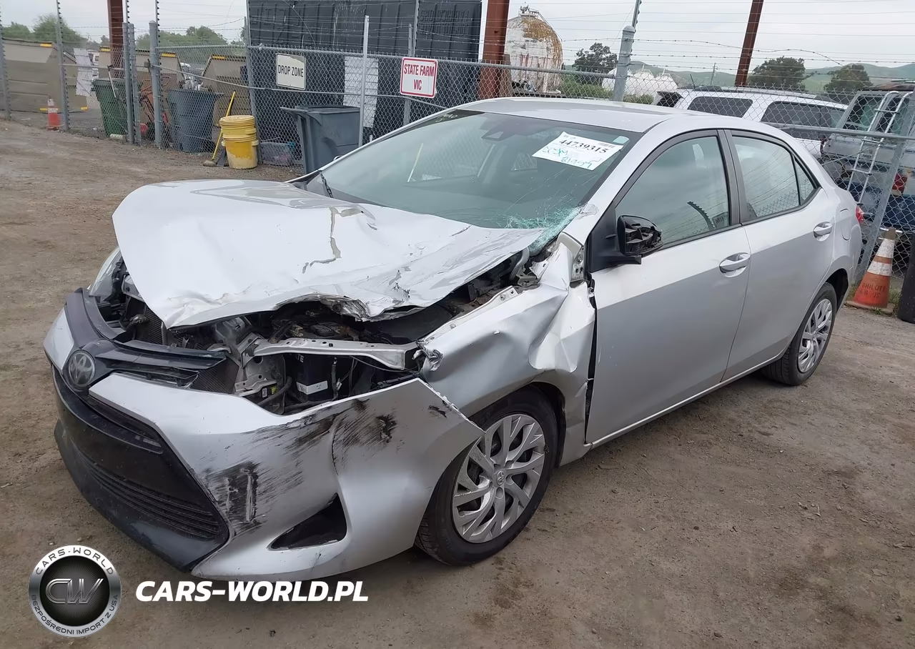 2018 Toyota Corolla Le VIN:5YFBURHEXJP758971 - 2