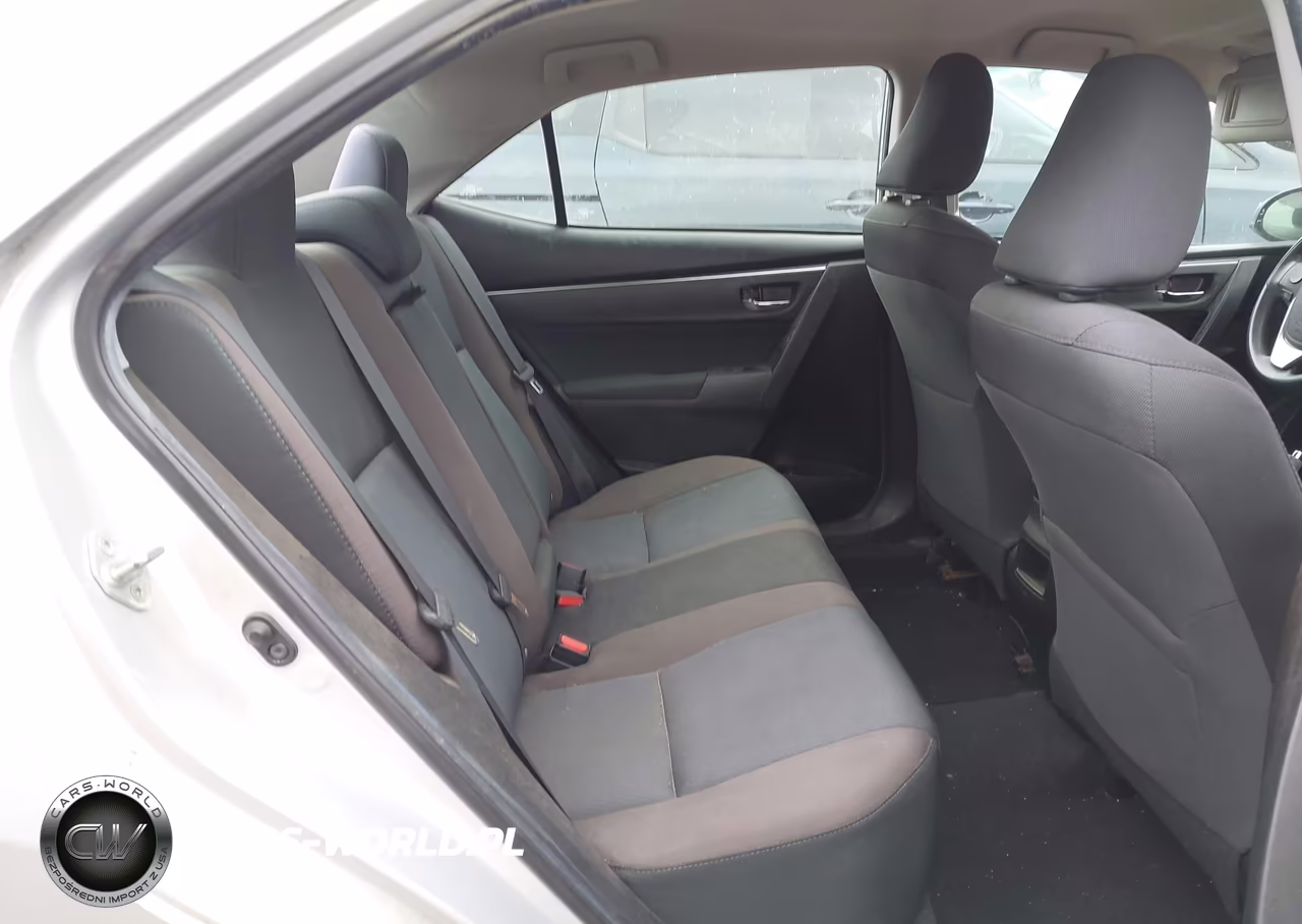 2018 Toyota Corolla Le VIN:5YFBURHEXJP758971 - 8
