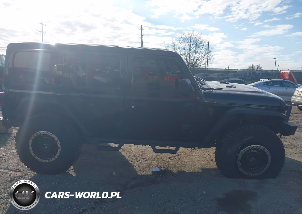 2020 Jeep Wrangler Unlimited Sahara Altitude 4X4 VIN:1C4HJXEN3LW252968 - 14