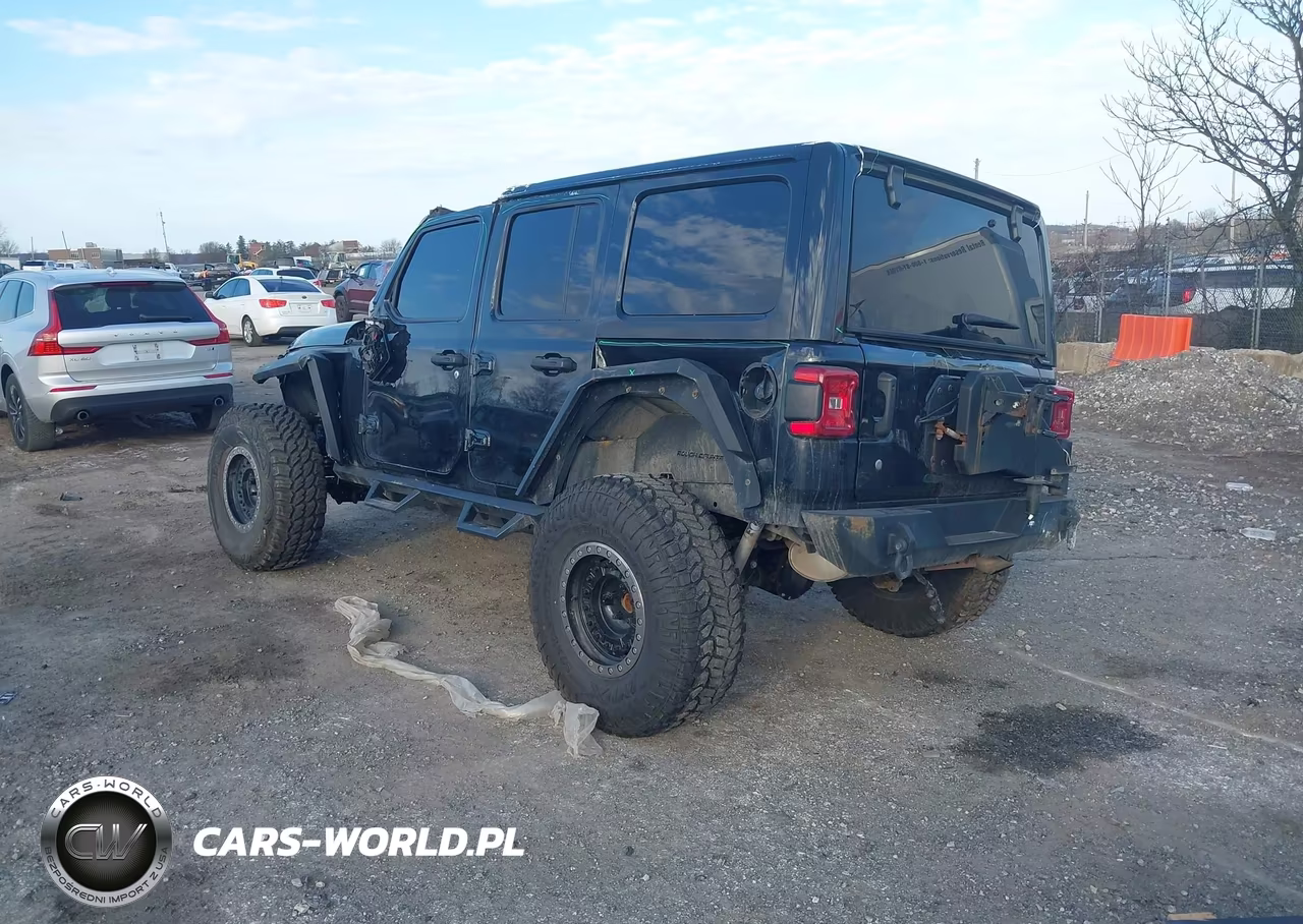 2020 Jeep Wrangler Unlimited Sahara Altitude 4X4 VIN:1C4HJXEN3LW252968 - 3