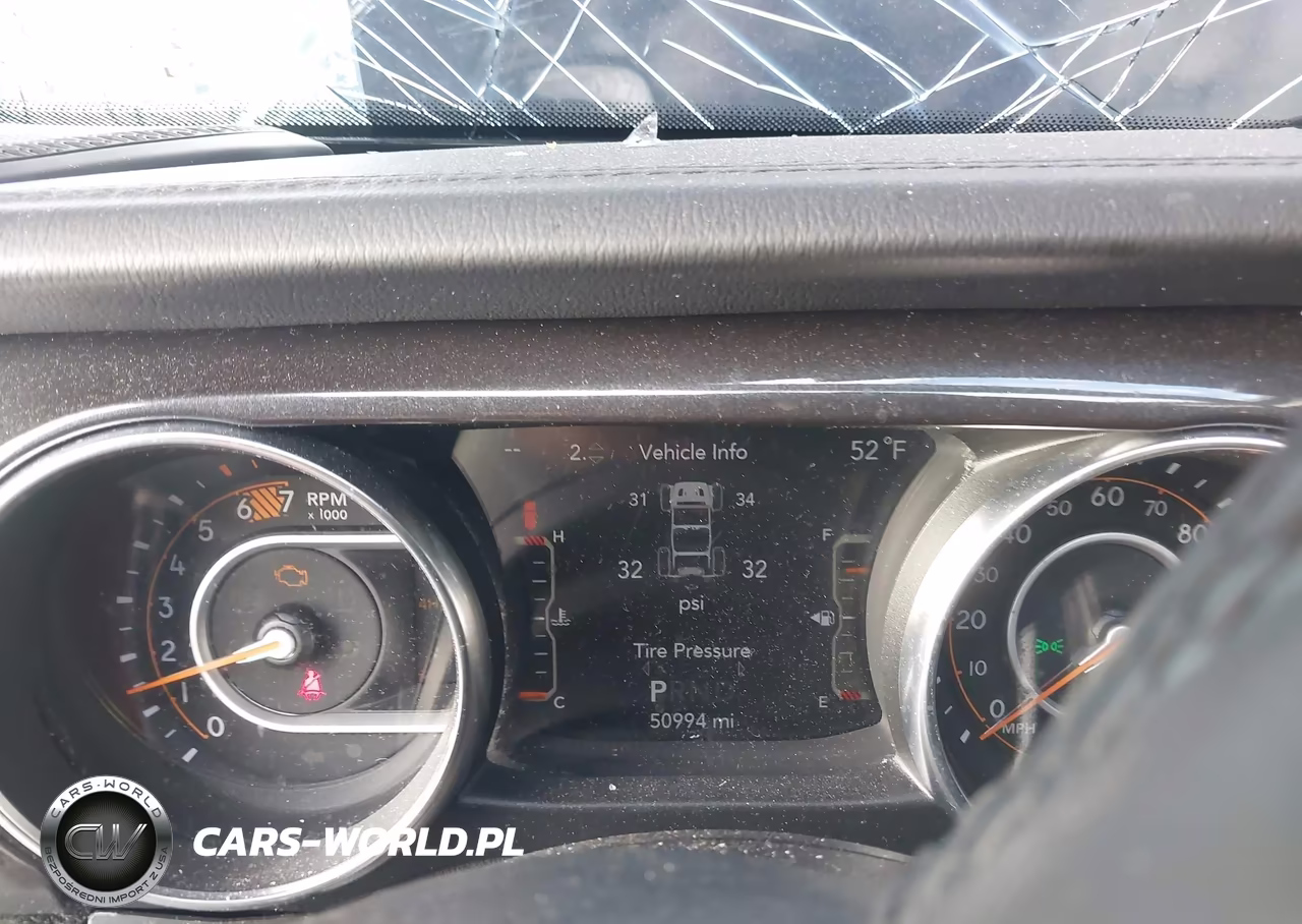 2020 Jeep Wrangler Unlimited Sahara Altitude 4X4 VIN:1C4HJXEN3LW252968 - 7