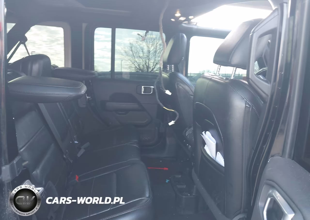 2020 Jeep Wrangler Unlimited Sahara Altitude 4X4 VIN:1C4HJXEN3LW252968 - 8