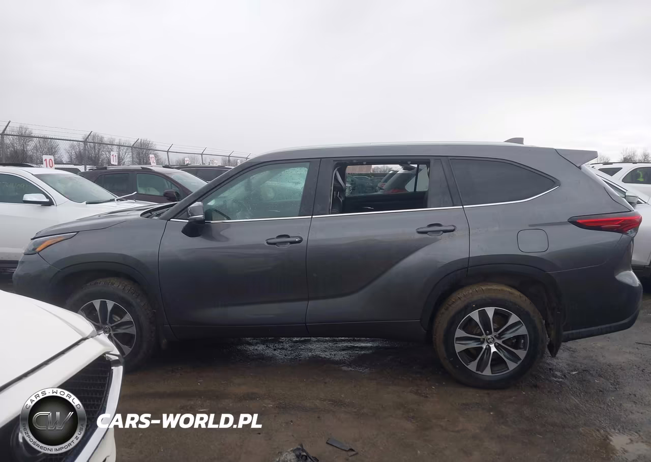 2022 Toyota Highlander Xle VIN:5TDHZRBH6NS576051 - 15
