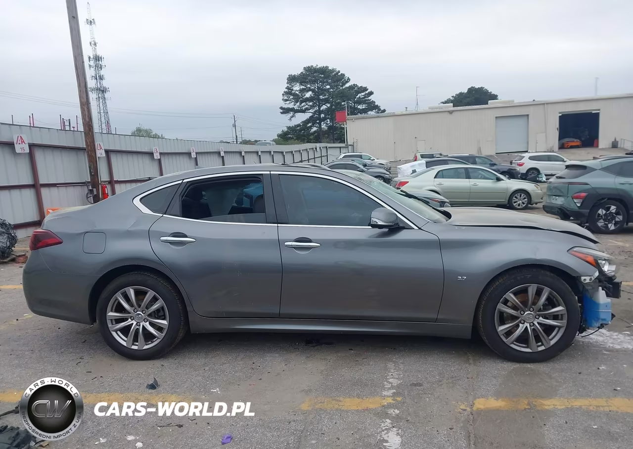 2018 Infiniti Q70 3.7 Luxe VIN:JN1BY1AP5JM180320 - 13