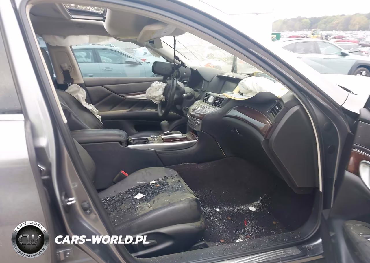 2018 Infiniti Q70 3.7 Luxe VIN:JN1BY1AP5JM180320 - 5