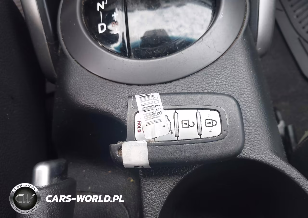 2016 Hyundai Veloster Turbo VIN:KMHTC6AEXGU281353 - 11