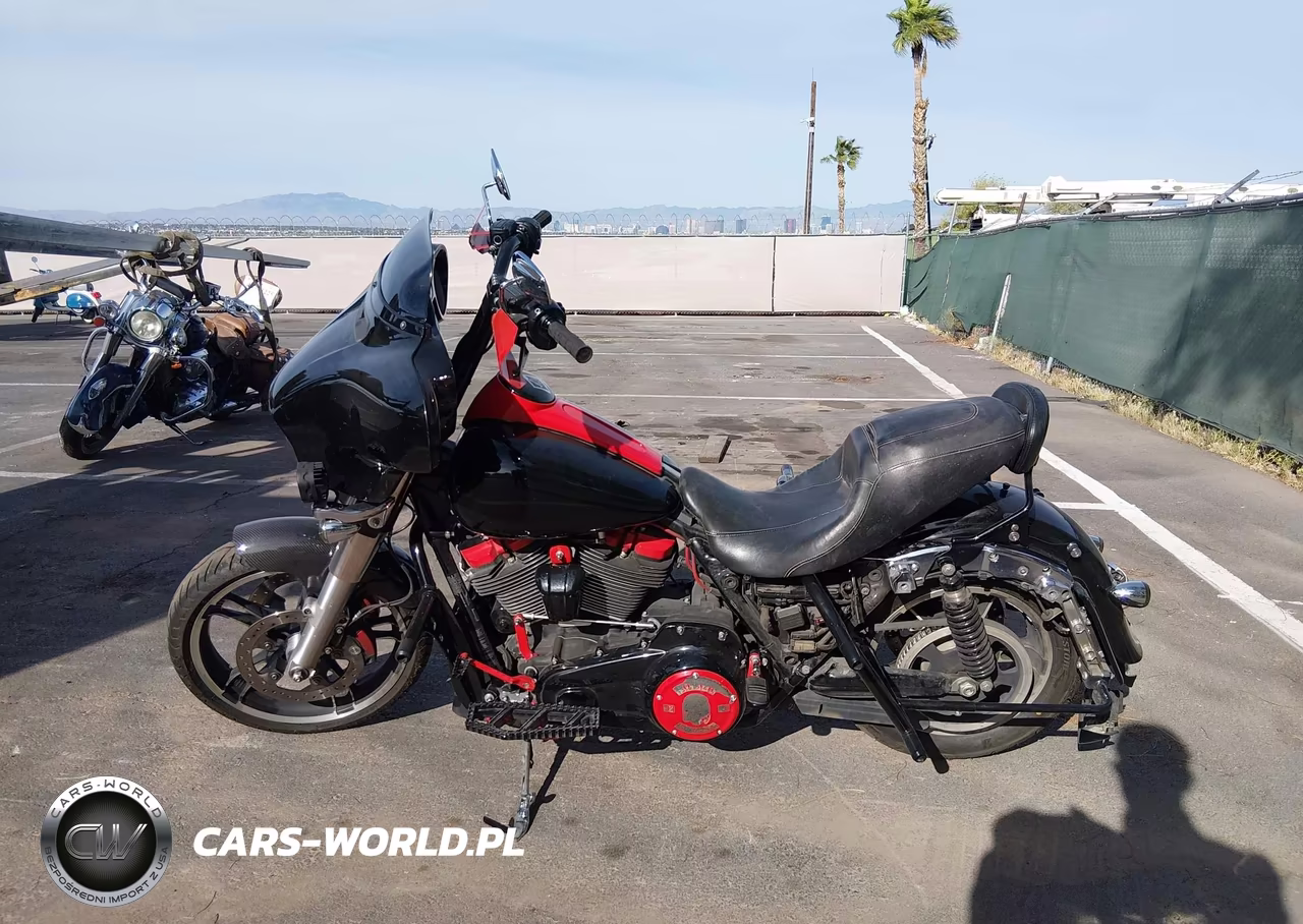2017 Harley-Davidson Flhxs Street Glide Special VIN:1HD1KRC18HB611075 - 14