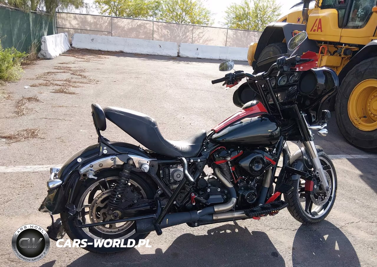 2017 Harley-Davidson Flhxs Street Glide Special VIN:1HD1KRC18HB611075 - 4