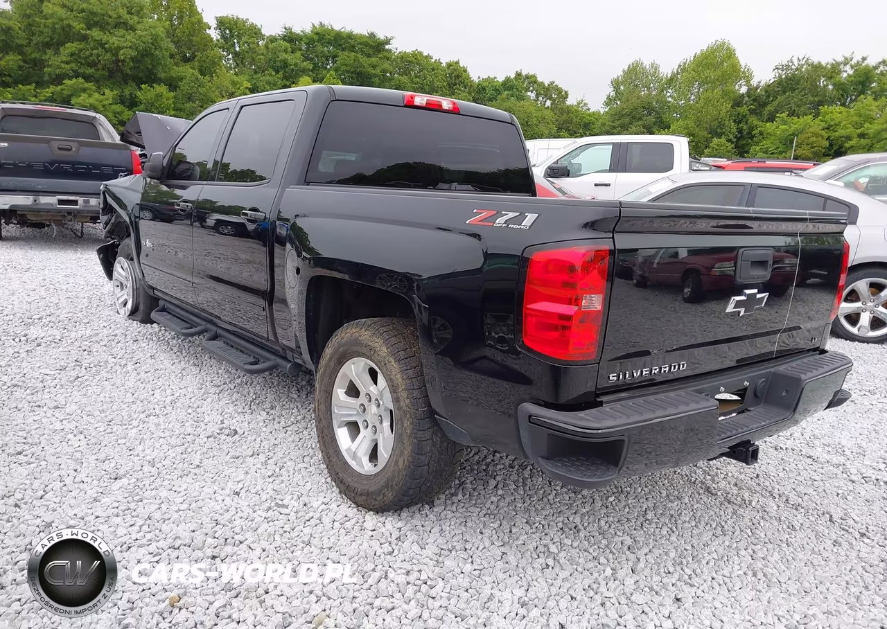 2018 Chevrolet Silverado 1500 2Lt VIN:3GCUKREC2JG522872 - 3