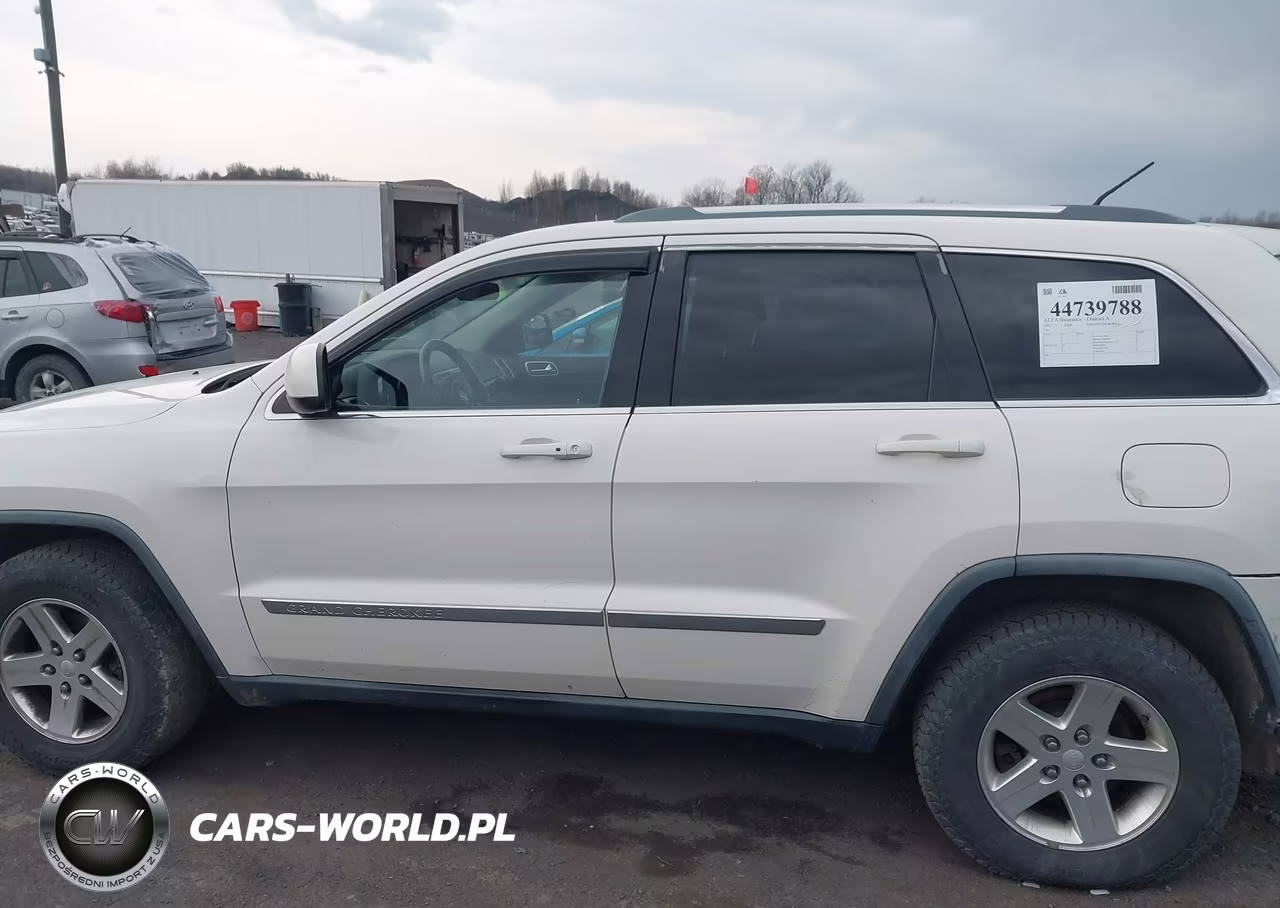 2011 Jeep Grand Cherokee Laredo VIN:1J4RR4GG3BC640030 - 14