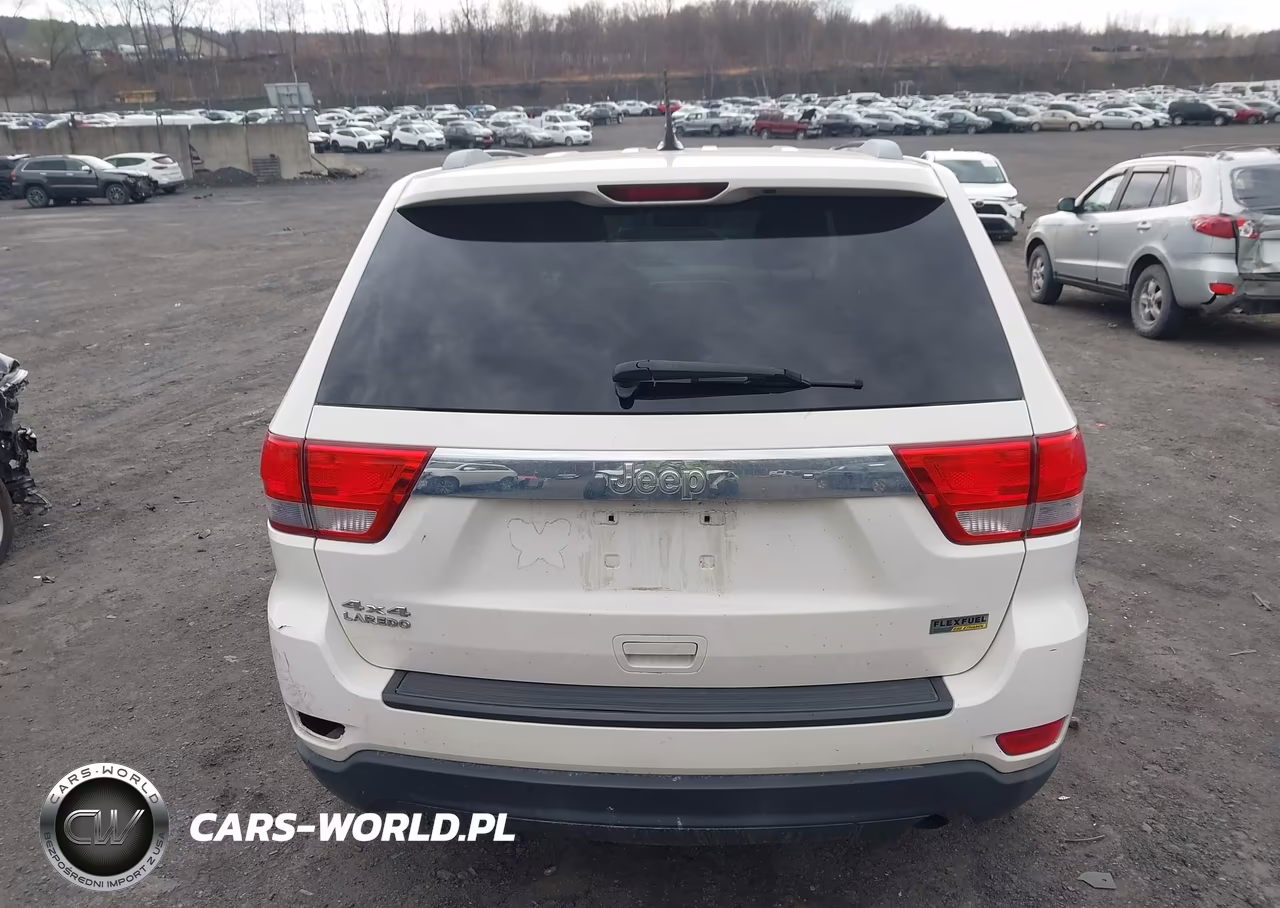 2011 Jeep Grand Cherokee Laredo VIN:1J4RR4GG3BC640030 - 16