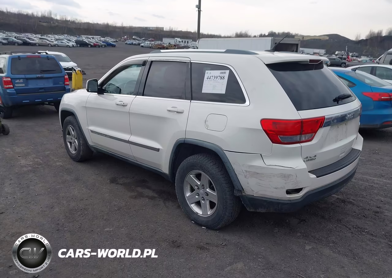 2011 Jeep Grand Cherokee Laredo VIN:1J4RR4GG3BC640030 - 3