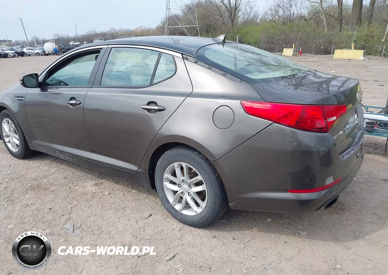 2013 Kia Optima Lx VIN:5XXGM4A77DG239426 - 3