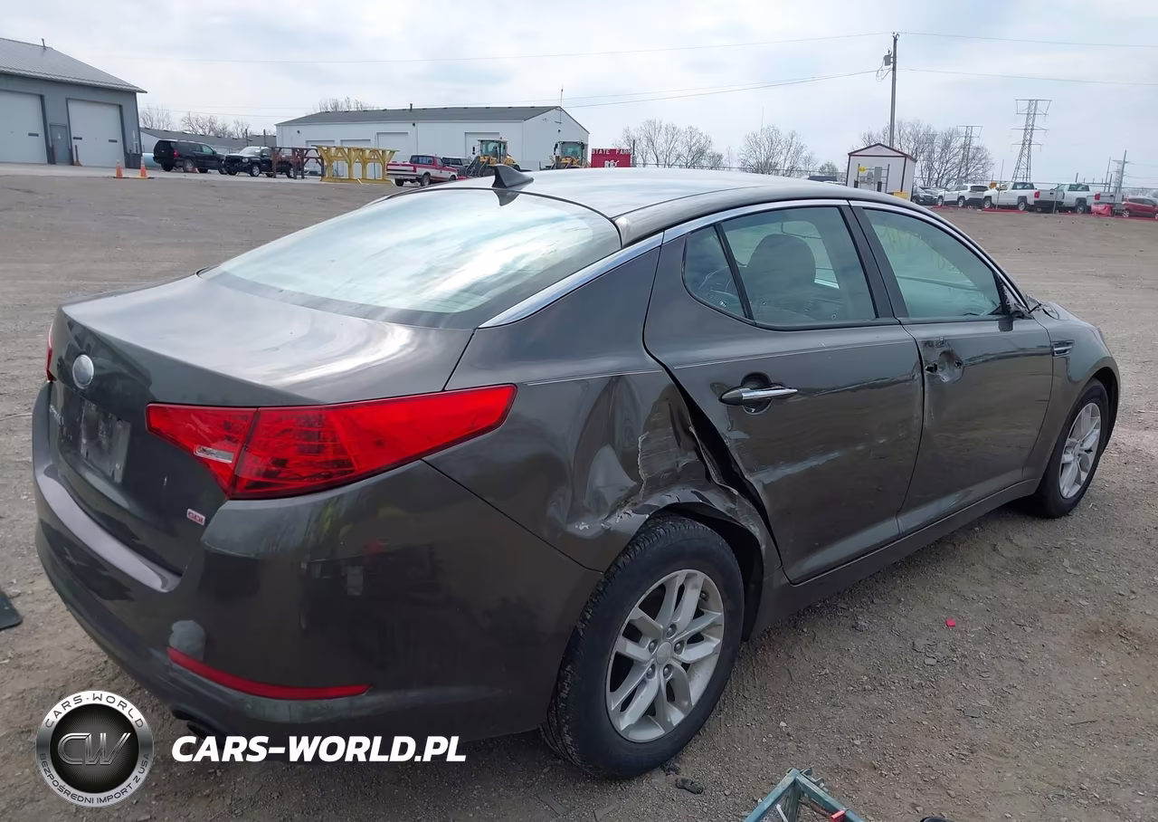 2013 Kia Optima Lx VIN:5XXGM4A77DG239426 - 4