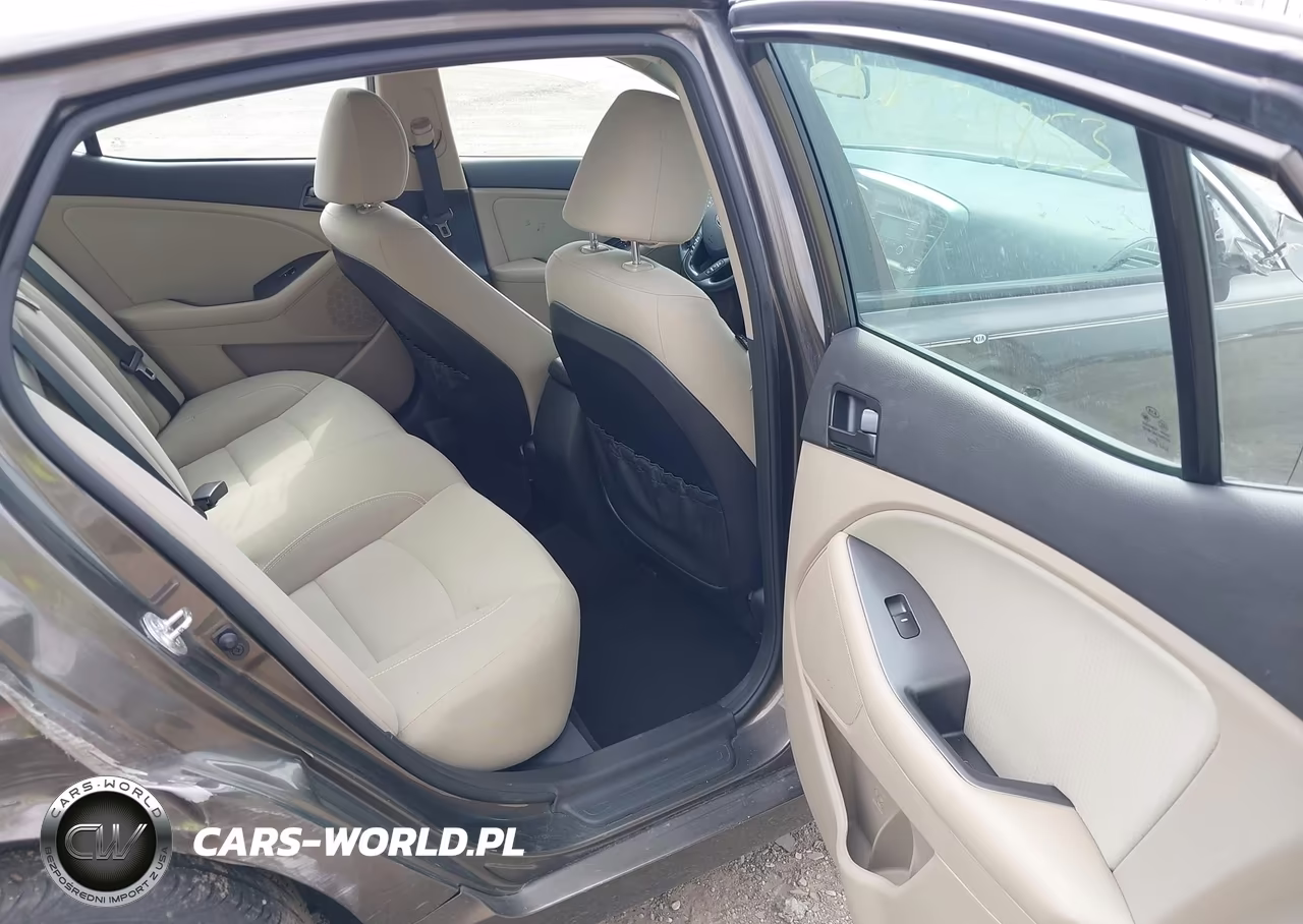 2013 Kia Optima Lx VIN:5XXGM4A77DG239426 - 8