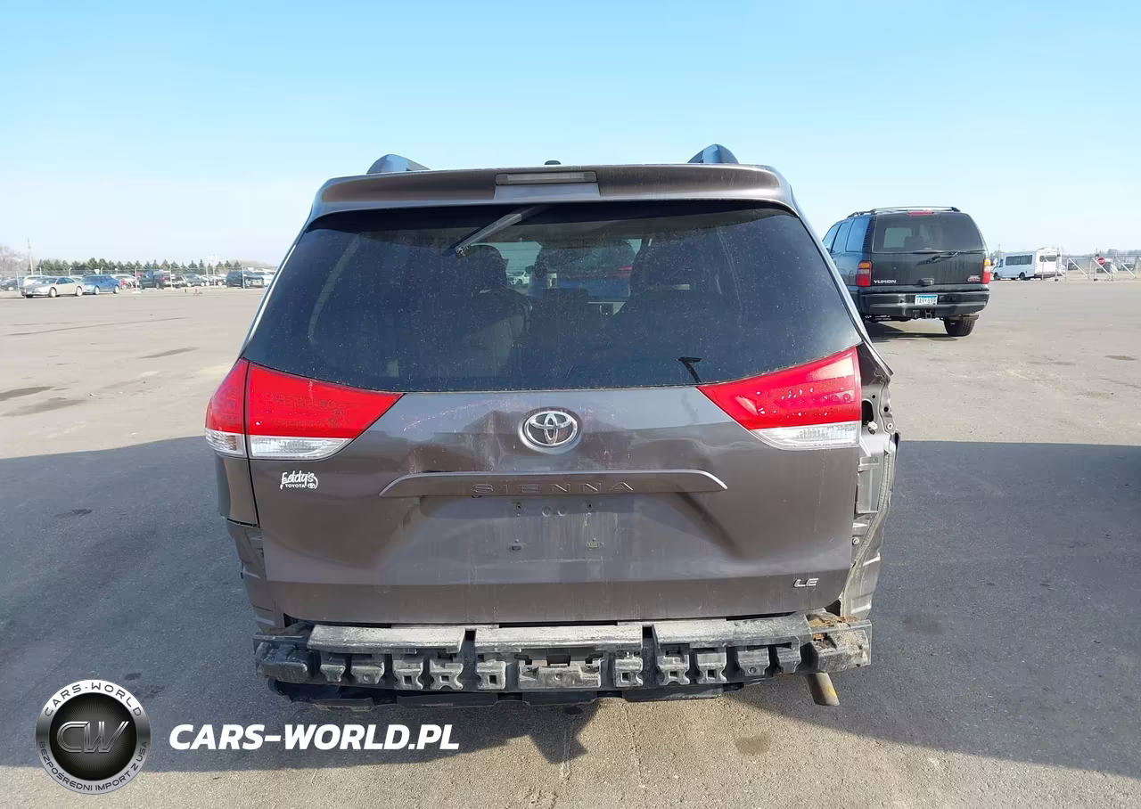 2011 Toyota Sienna Le V6 VIN:5TDKK3DC5BS100023 - 16