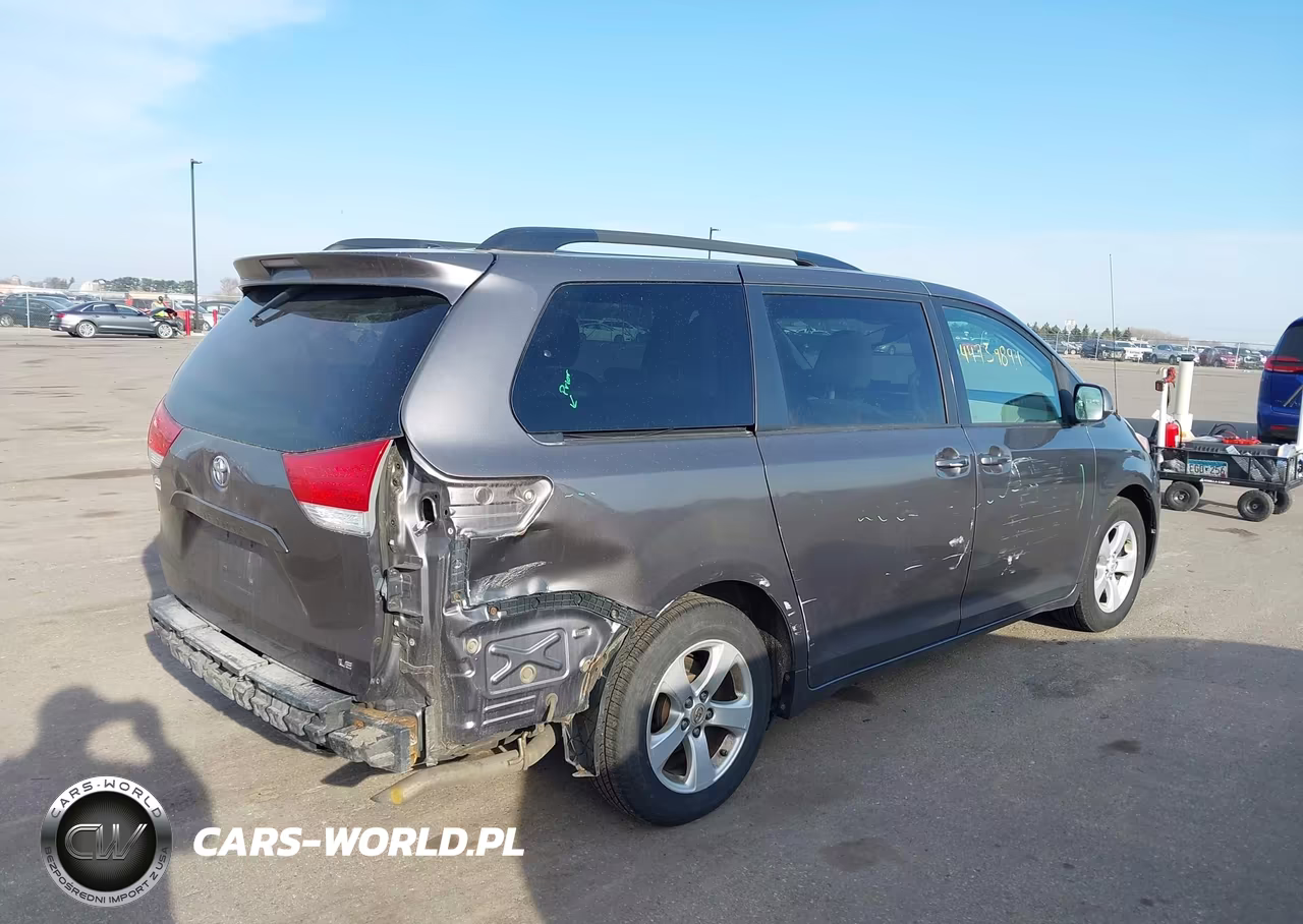 2011 Toyota Sienna Le V6 VIN:5TDKK3DC5BS100023 - 4