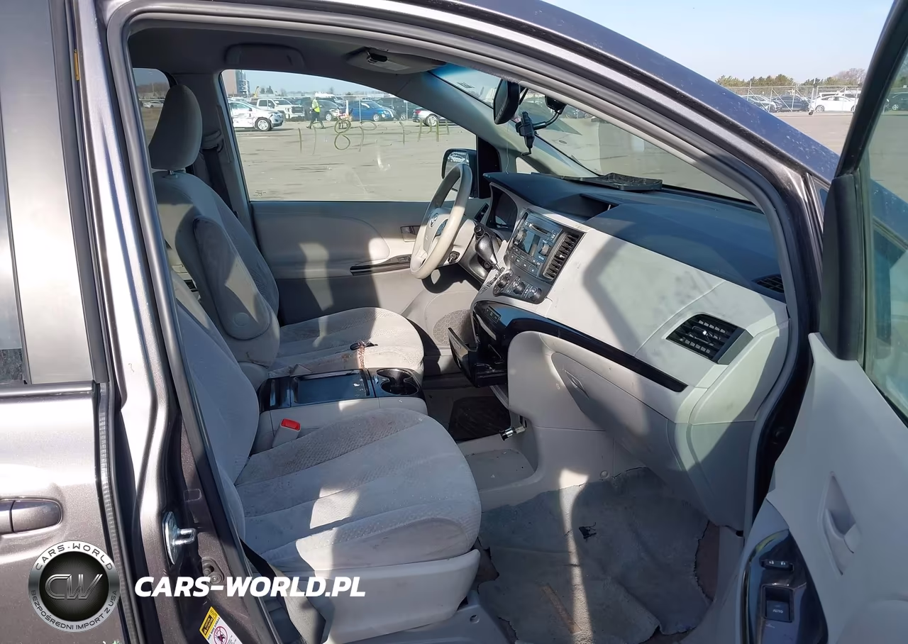 2011 Toyota Sienna Le V6 VIN:5TDKK3DC5BS100023 - 5