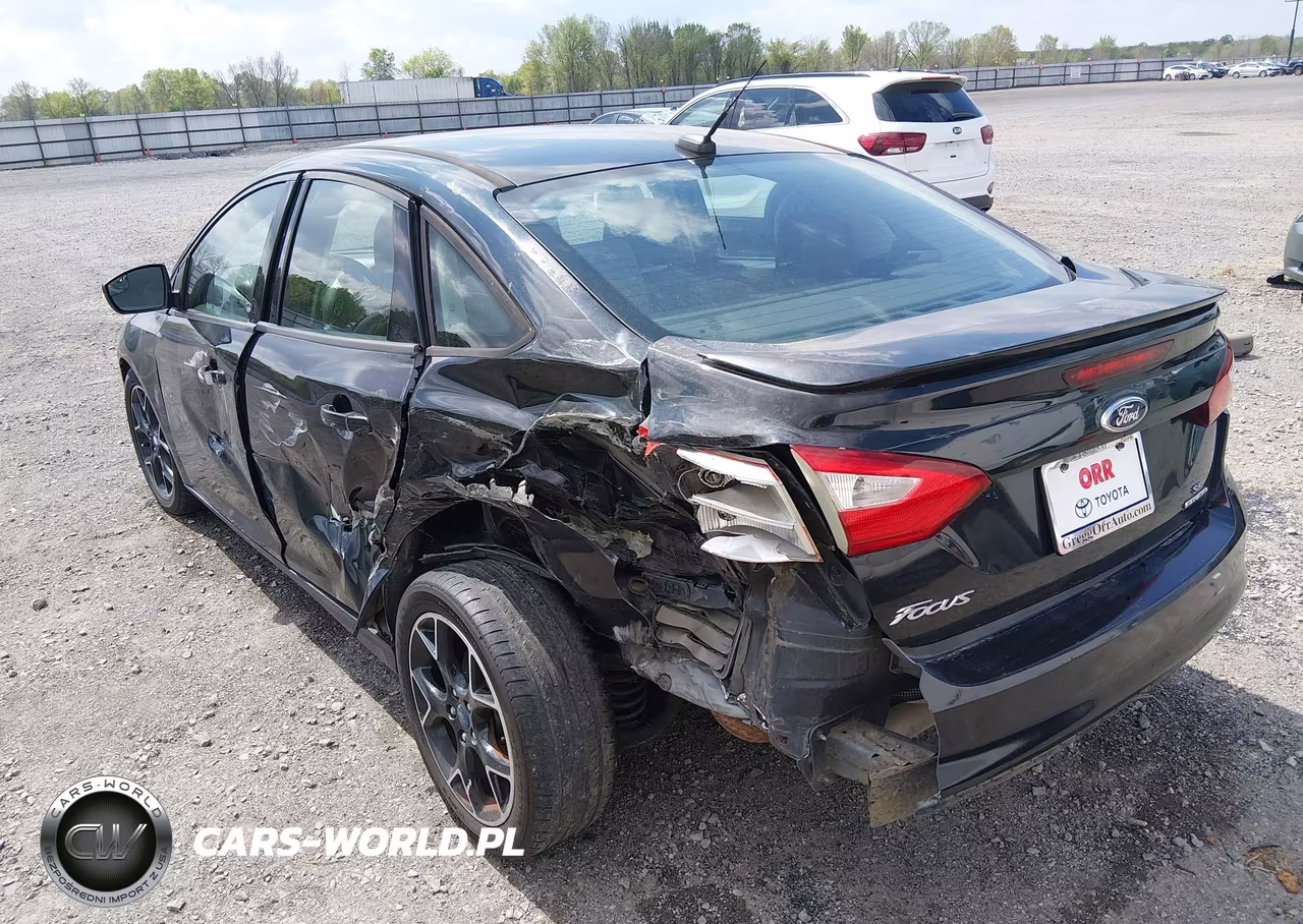 2013 Ford Focus Se VIN:1FADP3F28DL174822 - 3