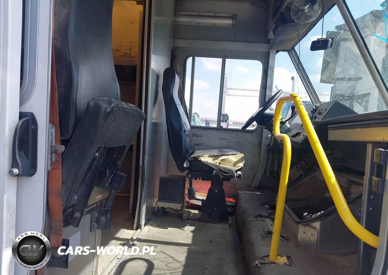 2014 Ford F-59 Commercial Stripped VIN:1F66F5KY2E0A07969 - 7
