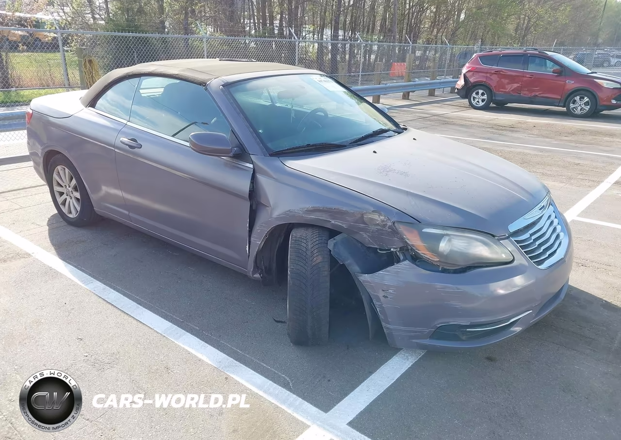 2013 Chrysler 200 Touring