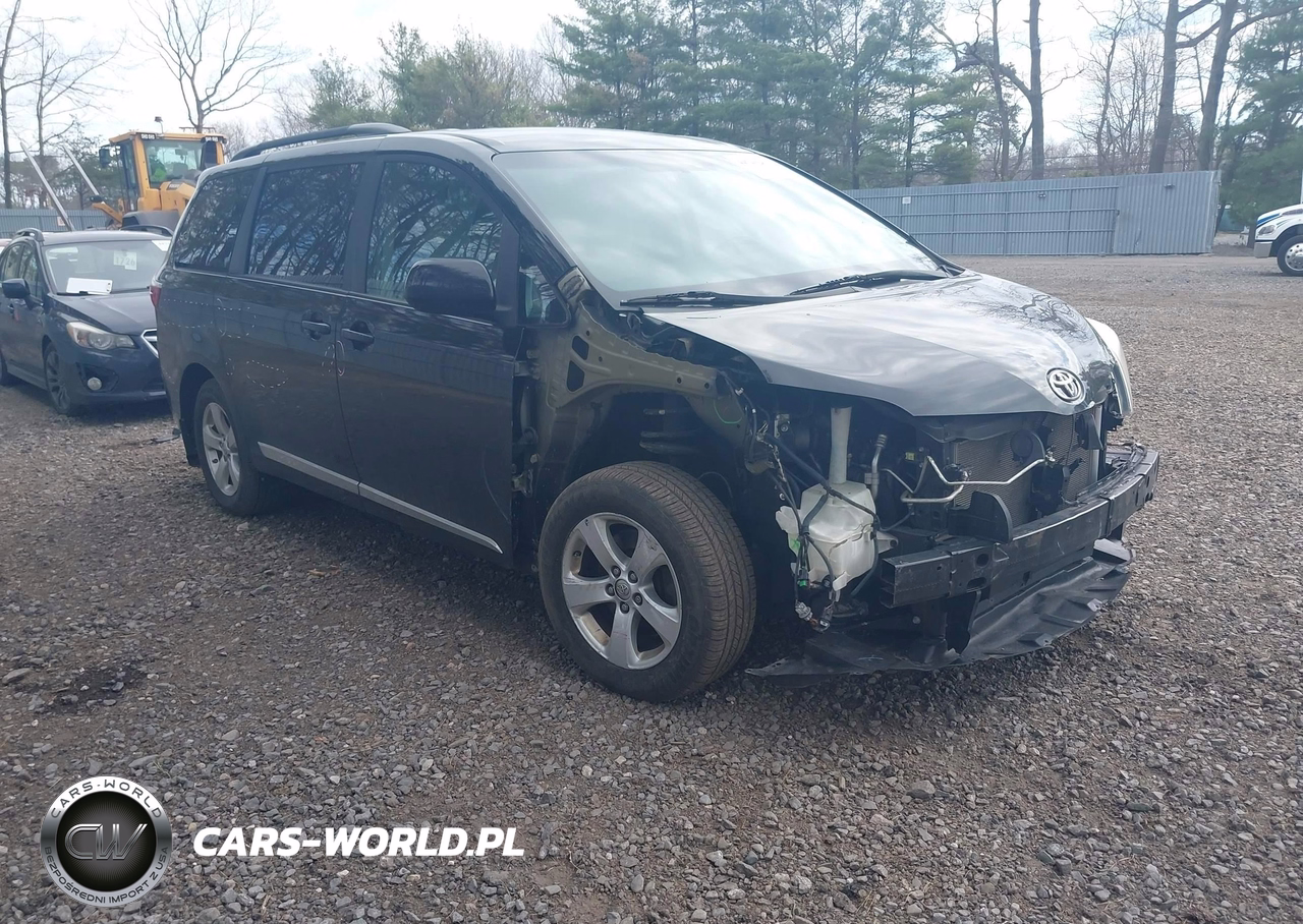 2016 Toyota Sienna Le 8 Passenger