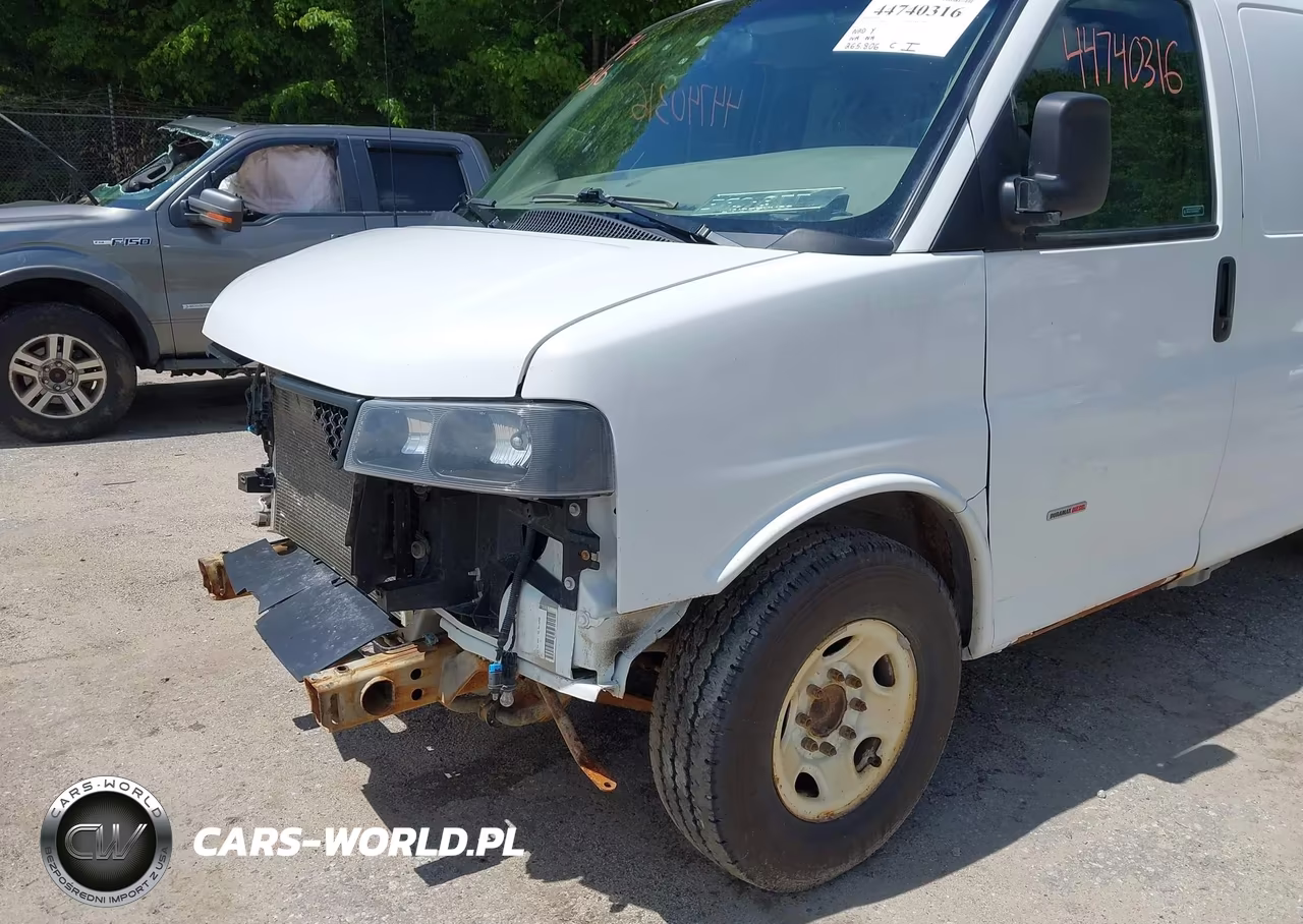 2019 Chevrolet Express 2500 Work Van VIN:1GCWGAF15K1255090 - 14