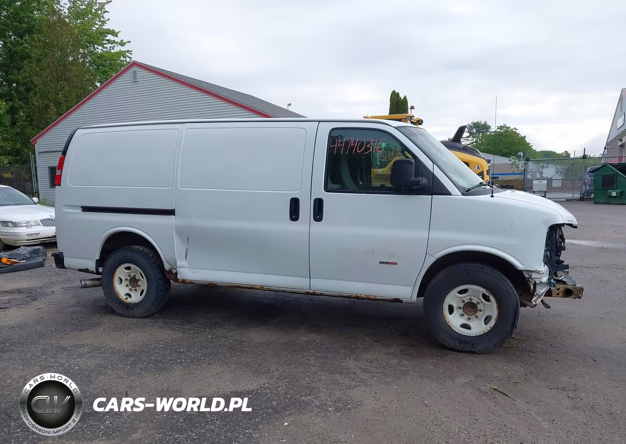 2019 Chevrolet Express 2500 Work Van VIN:1GCWGAF15K1255090 - 17