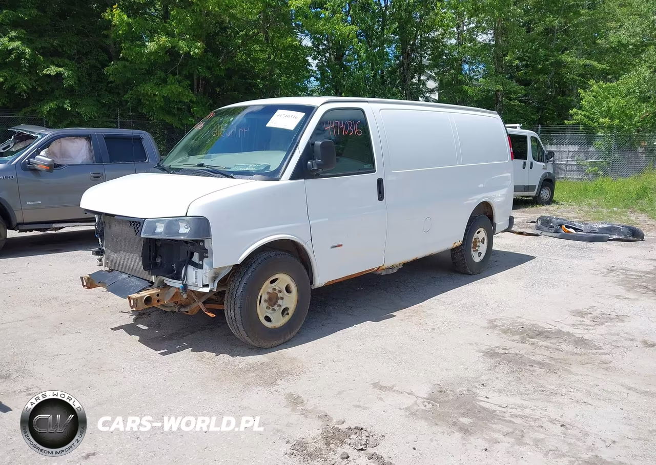 2019 Chevrolet Express 2500 Work Van VIN:1GCWGAF15K1255090 - 2