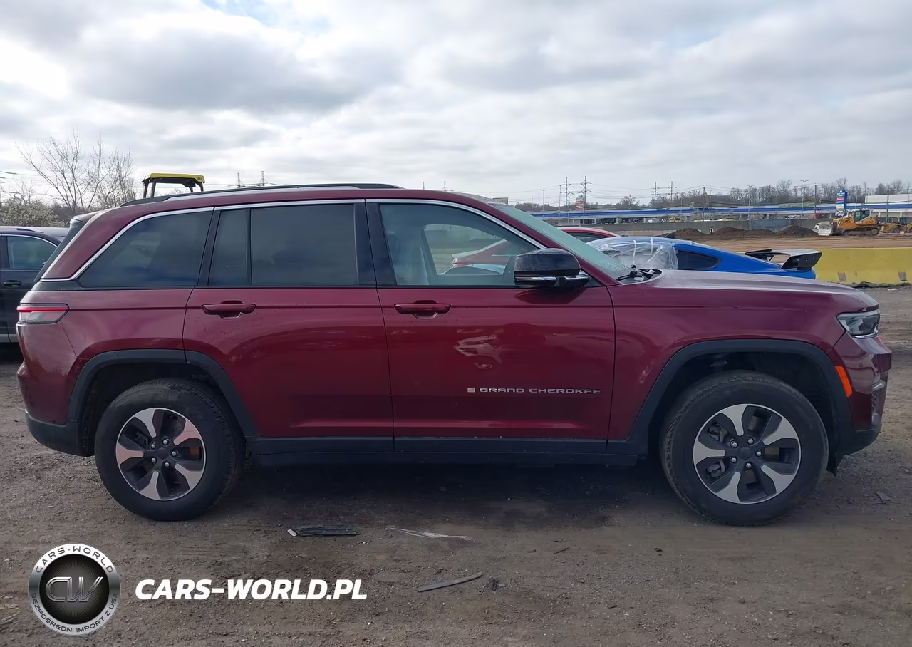 2023 Jeep Grand Cherokee 4Xe VIN:1C4RJYB65PC649015 - 13