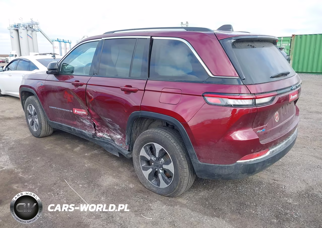 2023 Jeep Grand Cherokee 4Xe VIN:1C4RJYB65PC649015 - 3