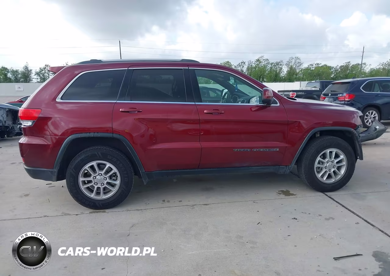 2018 Jeep Grand Cherokee Laredo E 4X4 VIN:1C4RJFAG0JC332992 - 13