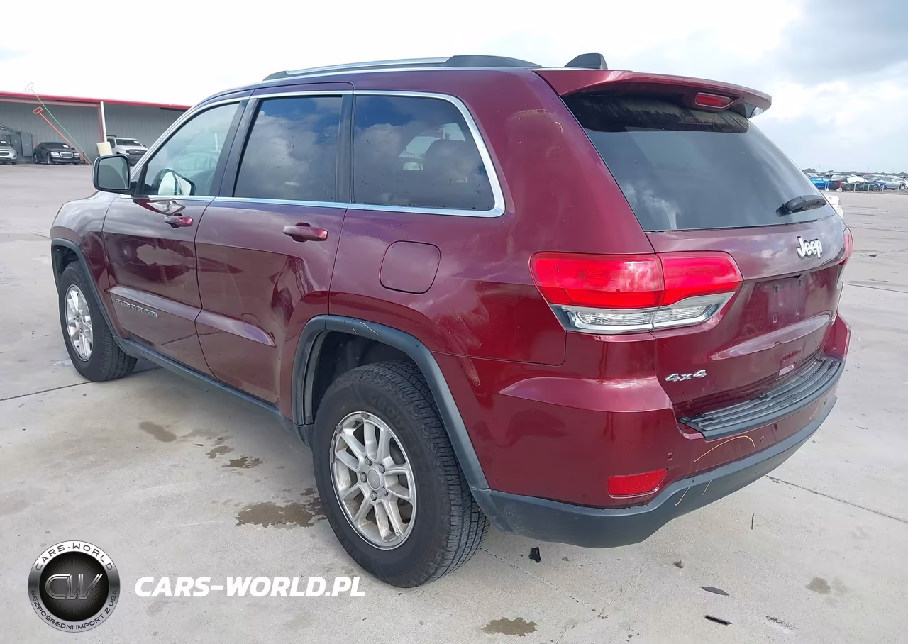 2018 Jeep Grand Cherokee Laredo E 4X4 VIN:1C4RJFAG0JC332992 - 3