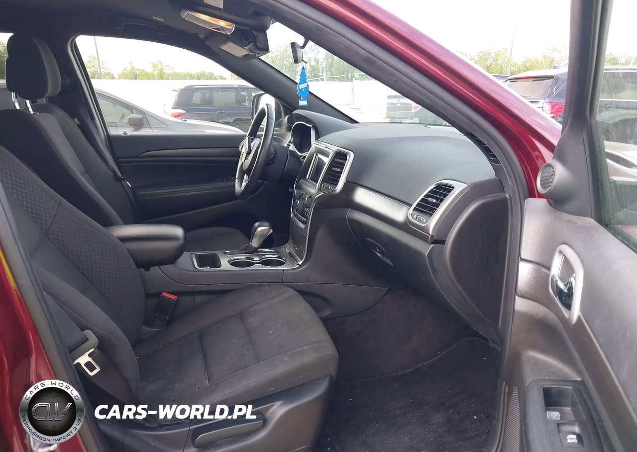 2018 Jeep Grand Cherokee Laredo E 4X4 VIN:1C4RJFAG0JC332992 - 5