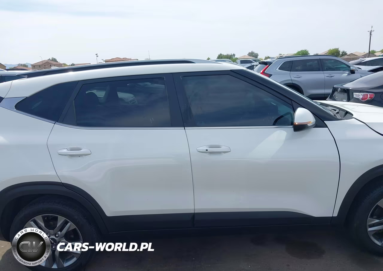 2023 Kia Seltos S VIN:KNDEU2AAXP7372234 - 14