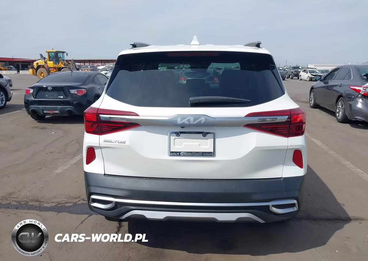 2023 Kia Seltos S VIN:KNDEU2AAXP7372234 - 17