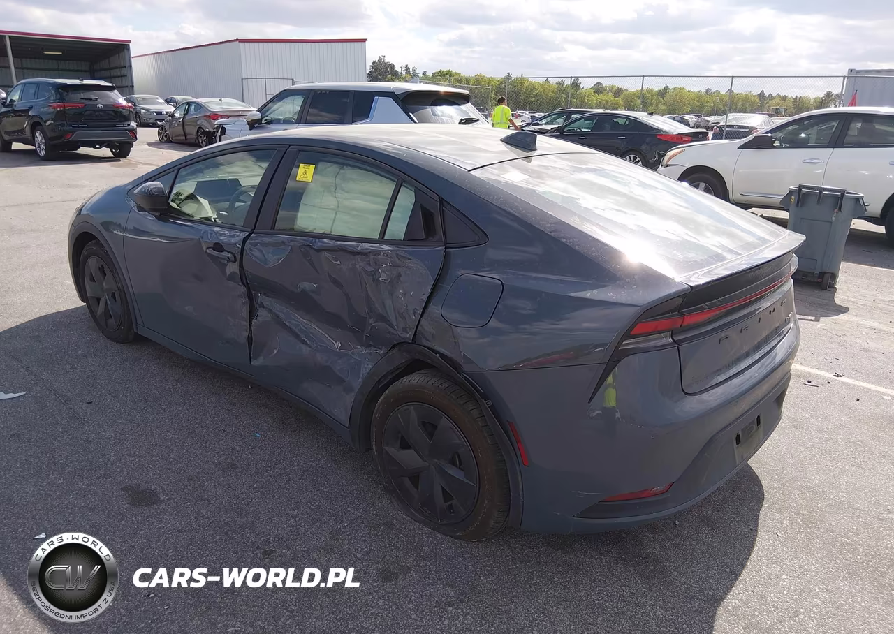 2024 Toyota Prius Le VIN:JTDACAAU8R3028918 - 3