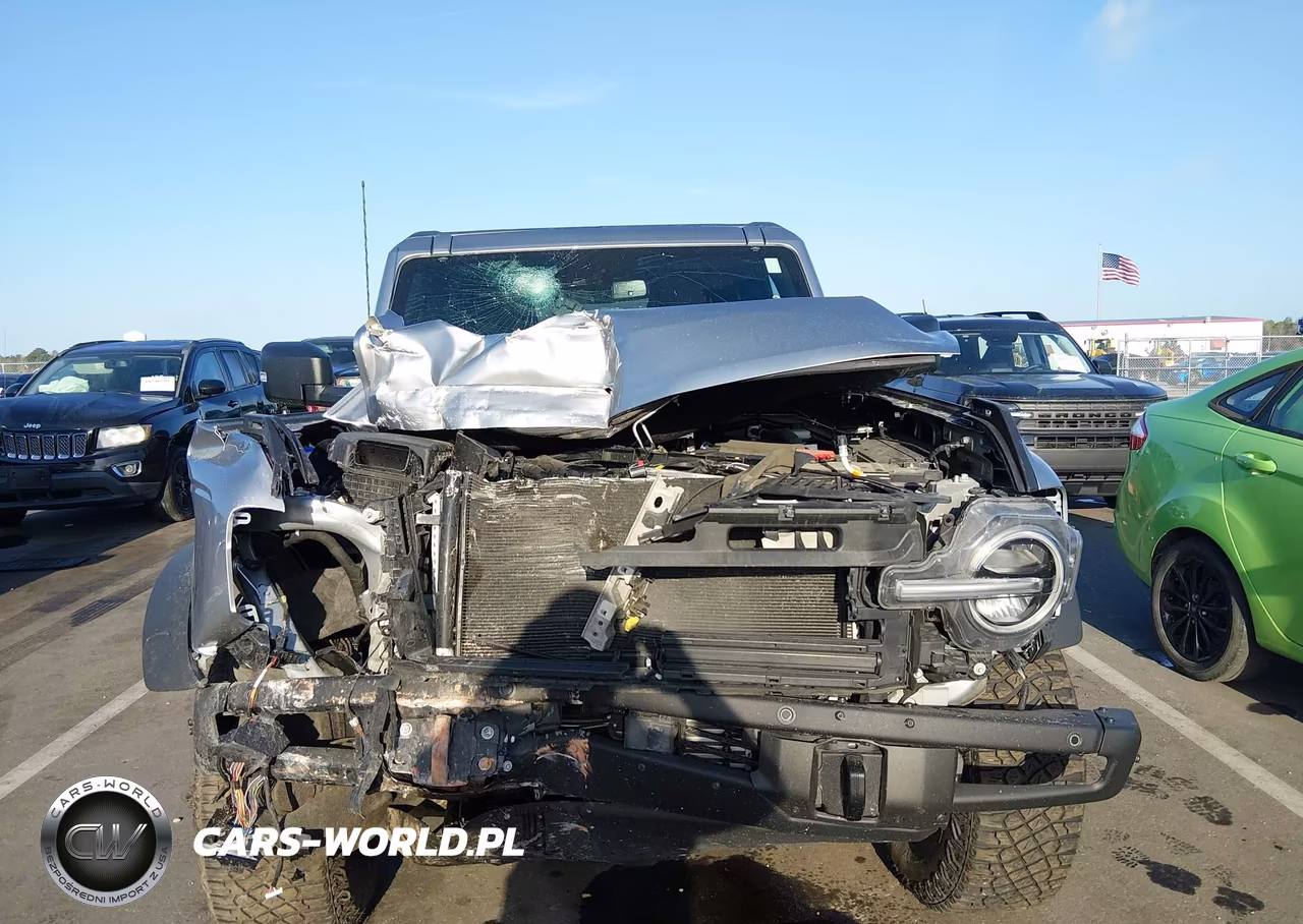 2024 Ford Bronco Wildtrak VIN:1FMEE2BP0RLB44720 - 12